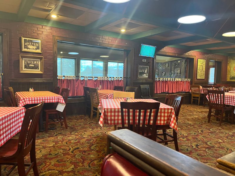 Cloverleaf Bar & Restaurant