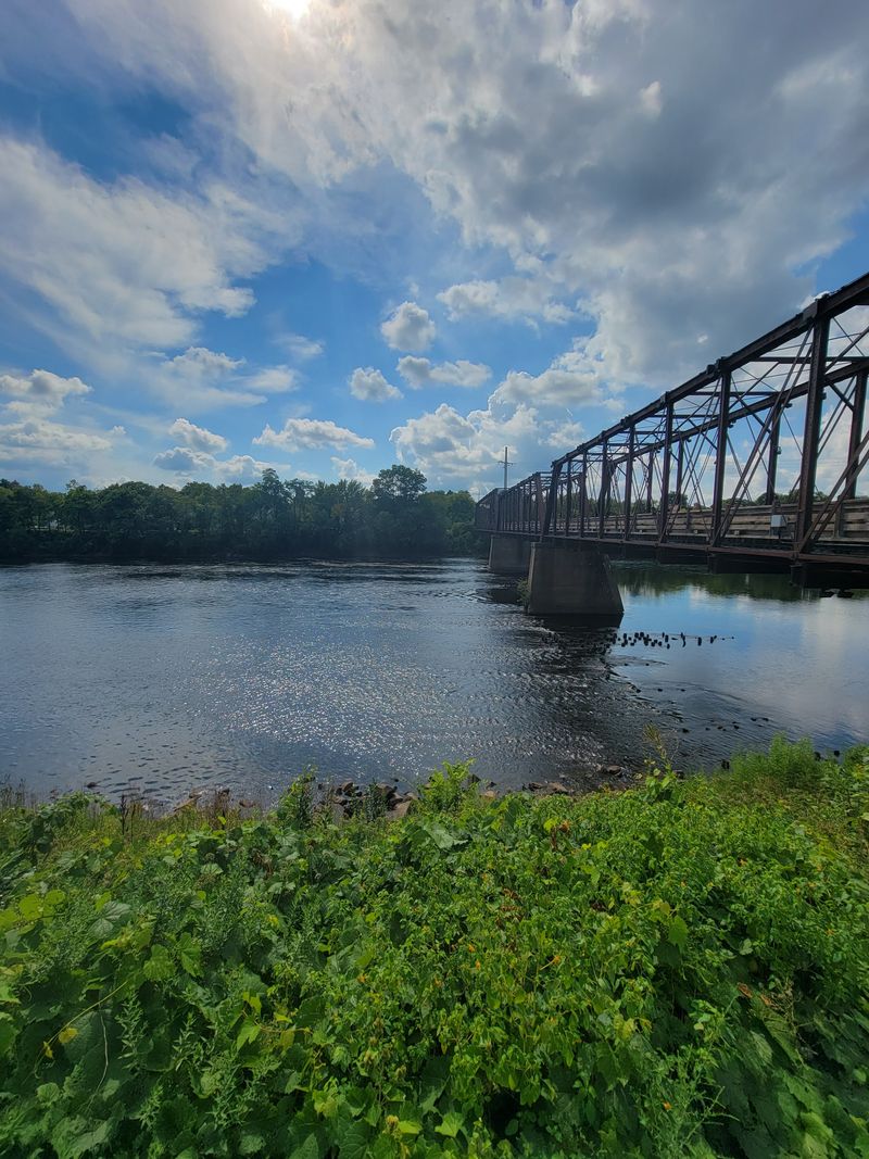 Eau Claire: Where Urban Meets Small-Town Warmth