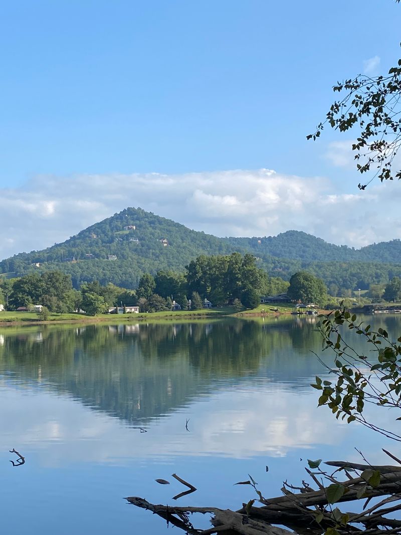 Hiawassee, Hiawassee River and Lake Chatuge Inlet