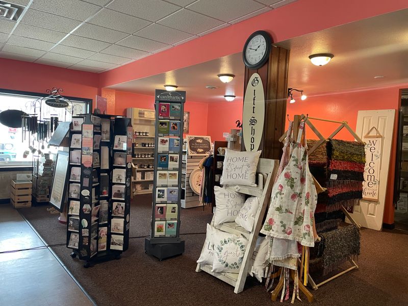 Dutchmaid Eatery & Gifts, Nappanee