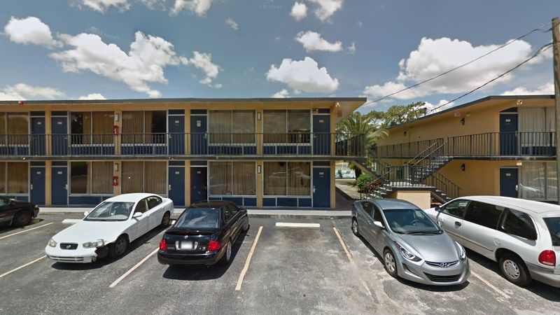 Low Rating and Negative Reviews Amplify Mysterious Reputation