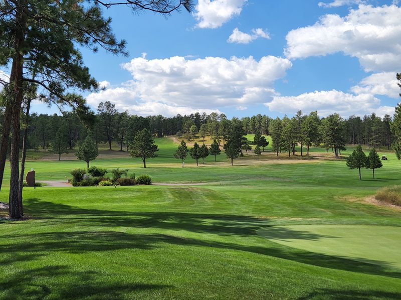 Southern Hills Golf Course vistas on foot