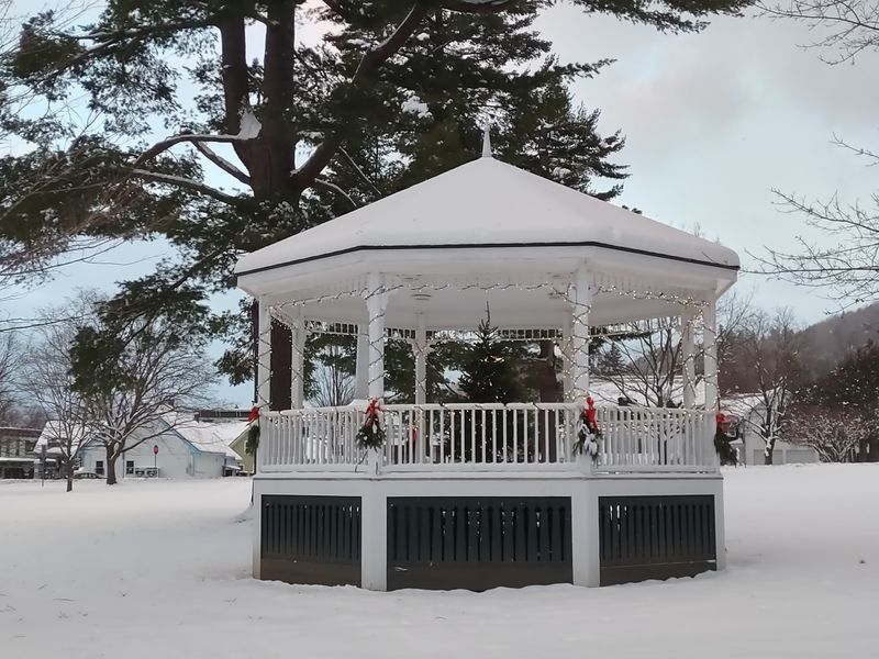 Rochester, A White River Village Built For Slow Winter Weekends