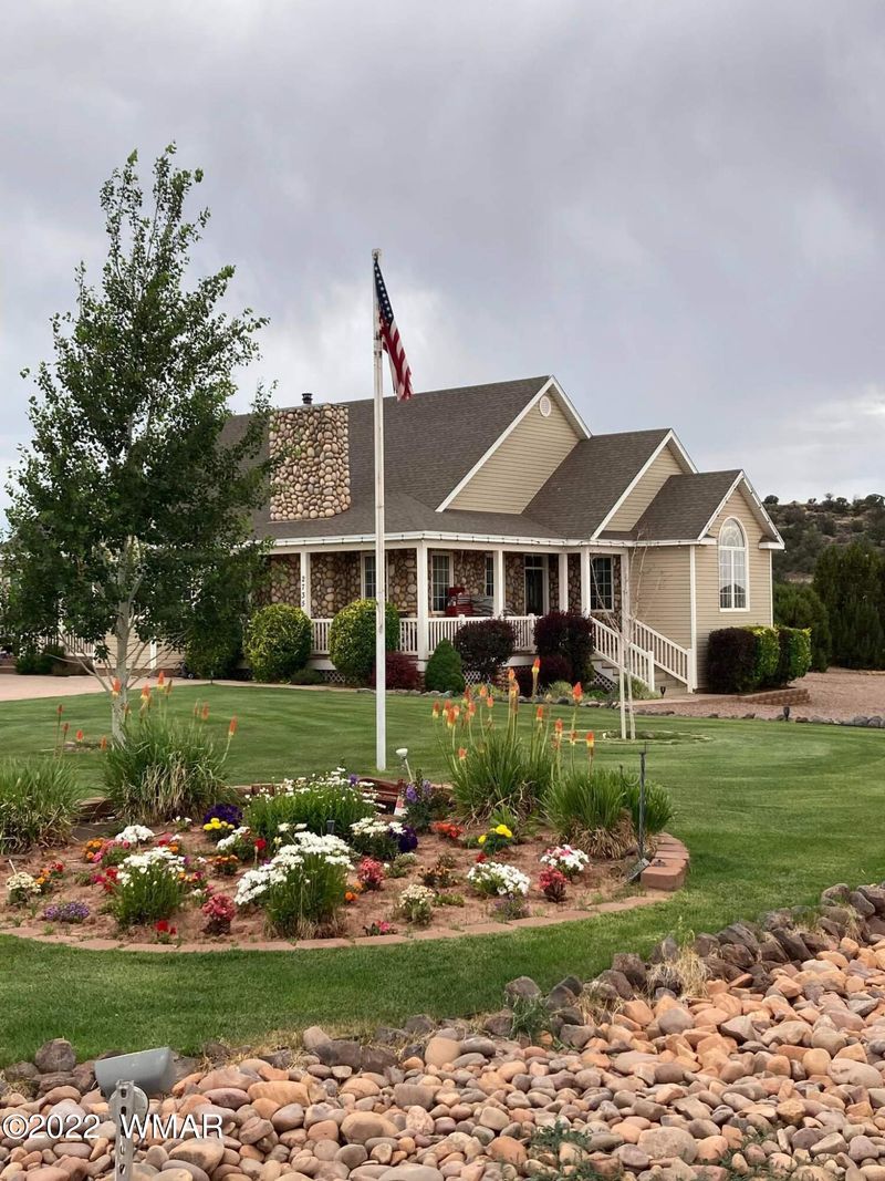 A Community That Keeps Its Winter Identity Understated