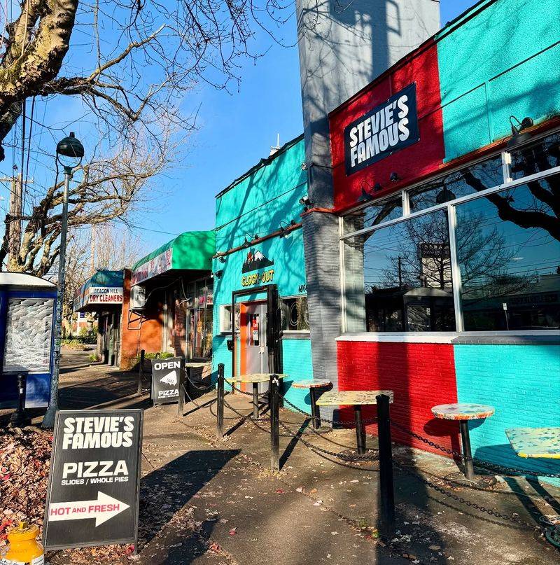 Stevie’s Famous Pizza, Seattle