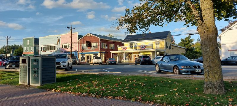 Charming Streets That Capture Classic Winter Warmth