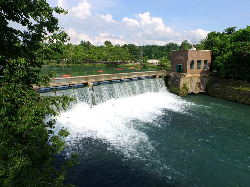 Mammoth Spring: Crystal Waters and Historic Mill Sites