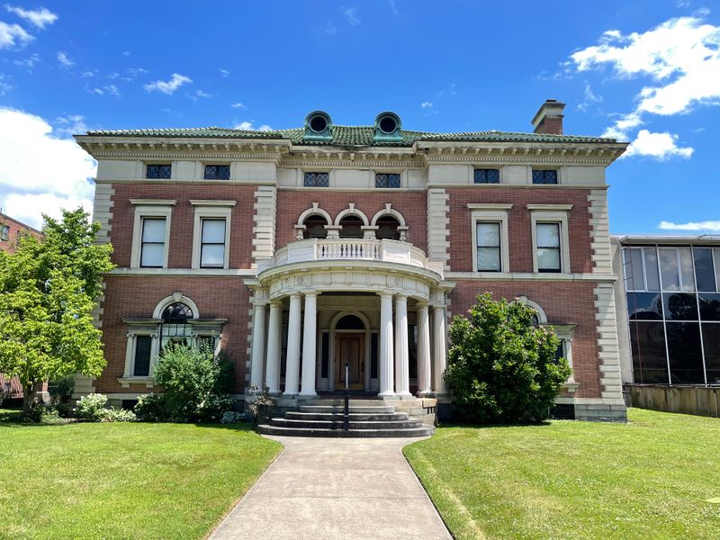 Roberson Museum and Science Center