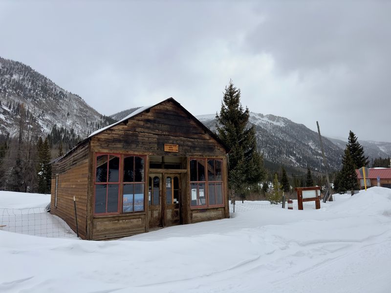 Responsible winter visits and what to expect