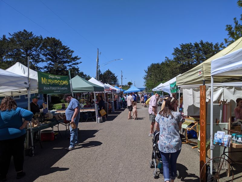 Yachats Farmers Market