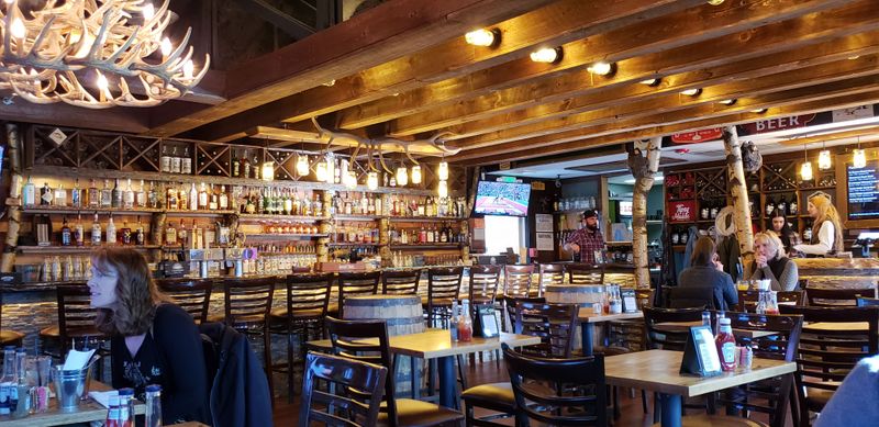 Seasonal Crowds Make Year-Round Dining Impossible