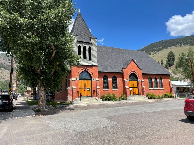 Intimate Scale Creating Genuine Community Connections