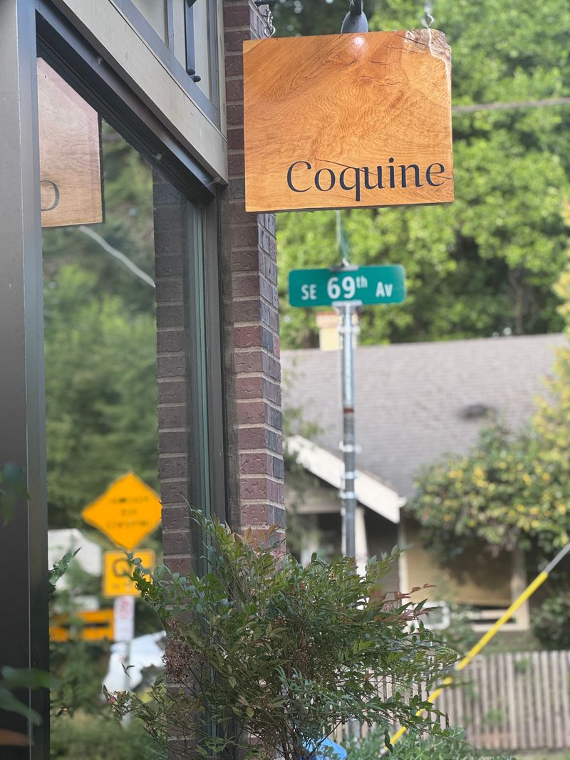 Coquine, Portland