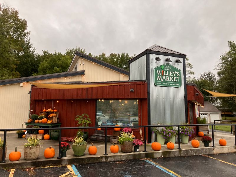 Country Shopping At Willeys Market Near Greenwood