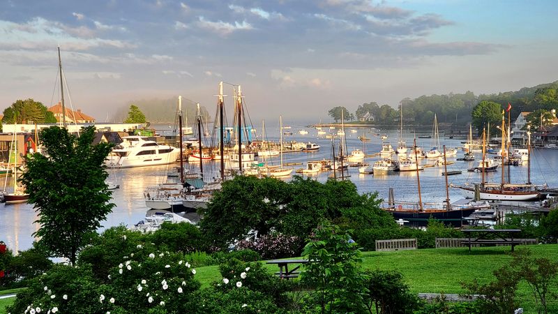 Exceptional Dining and Fresh Seafood