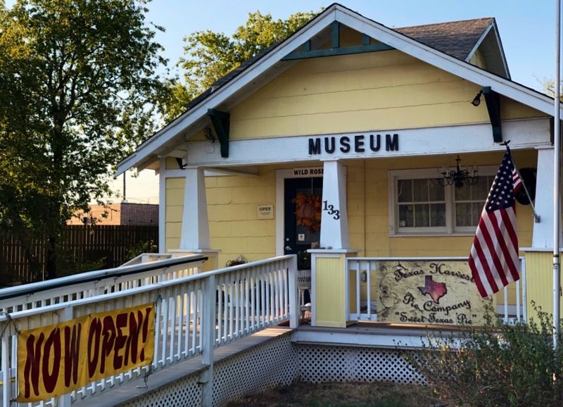 Texas Harvest Pie Company, 1100 S Main St #100, Keller, TX 76248