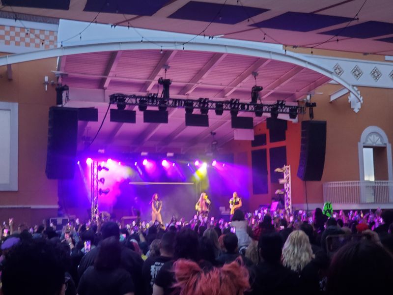 Noise Levels Disrupt the Peaceful Desert Evening Atmosphere