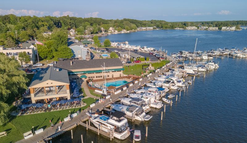 Harbor dining with lake kissed flavors