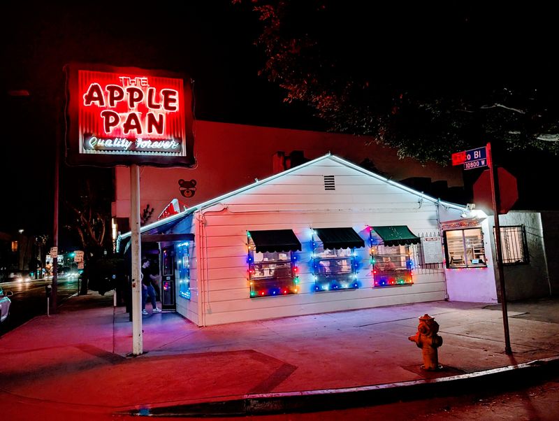 Apple Pan, 10801 W Pico Blvd, Los Angeles, CA 90064