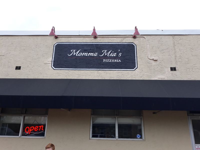 Mama Mia Pizzeria & Restaurant