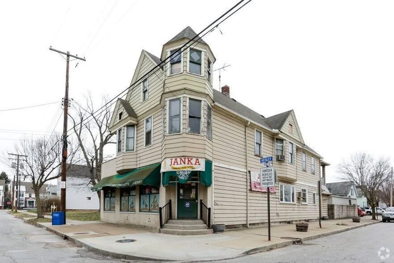 Krusinski's Market / Janka Pierogis