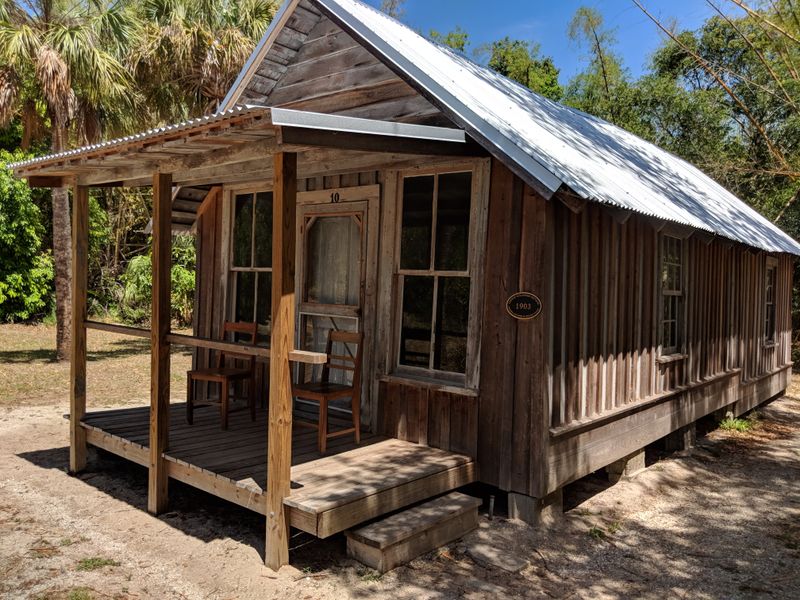Porches and Walkways That Freeze Into Perfect Compositions