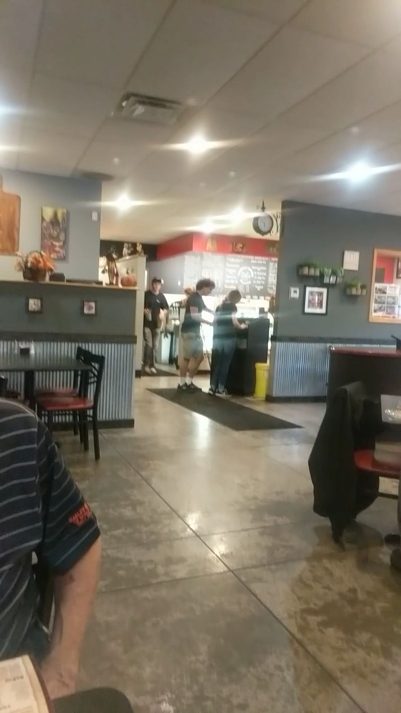 Samosky's Homestyle Pizzeria, 6738 Center Rd, Valley City, OH 44280