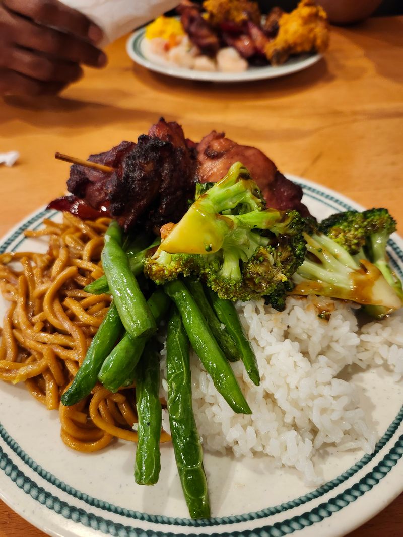 Seating, Ambiance, And Flow That Make Meals Easy