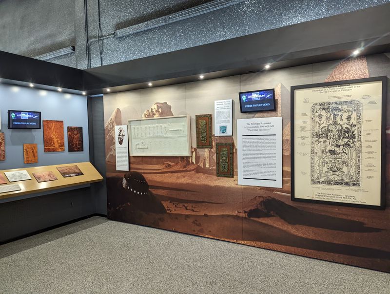 Exhibit Design, Lighting And Flow That Work