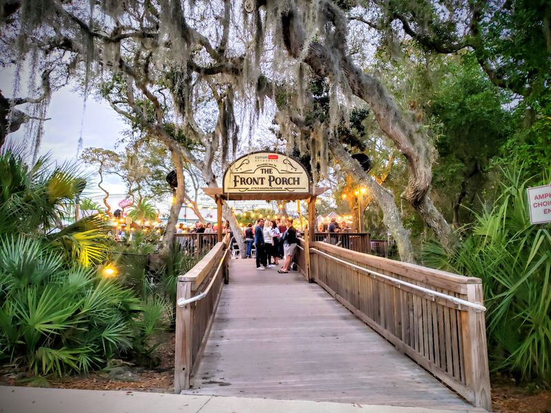 A Layout Designed for Wandering Without Crowds