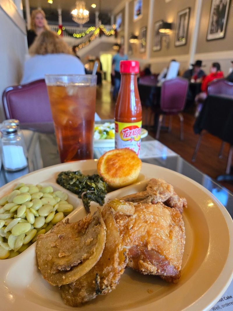 Service That Feels Like A Community Handshake