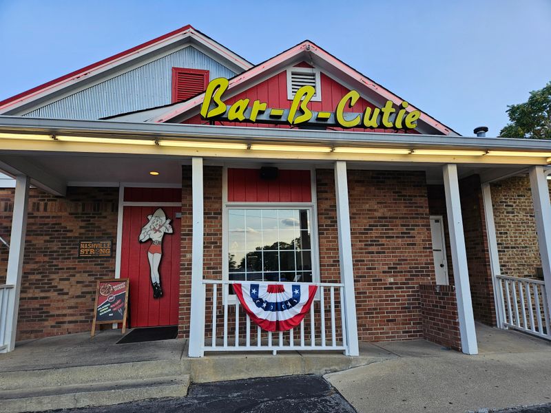 Bar-B-Cutie SmokeHouse