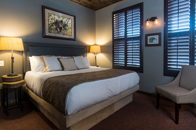 Simple Comfort At The Everett Hotel