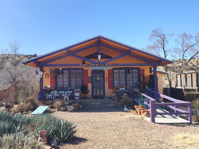 Day trip base for Turquoise Trail