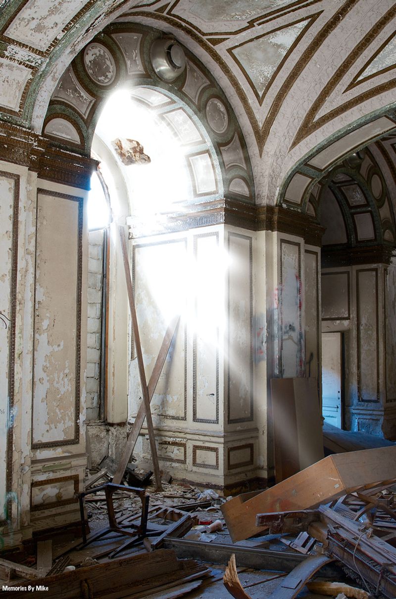 Neighborhood context and calm walks