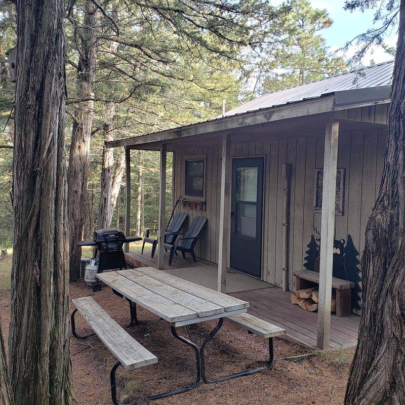 Where to stay and nearby base camps