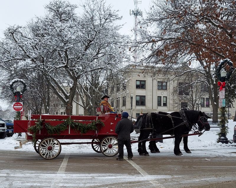 Baraboo Riverfront Yuletide Walk