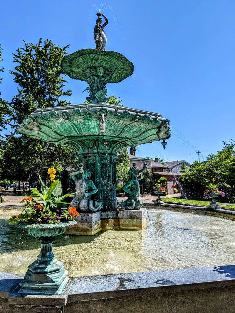 Architecture Everywhere, No Museum Mood