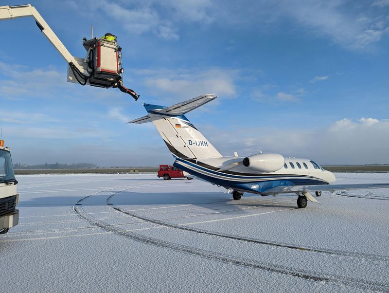Airport Runways and Equipment Freeze Over