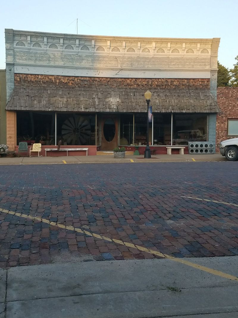 Strong City Neighborhood Connection