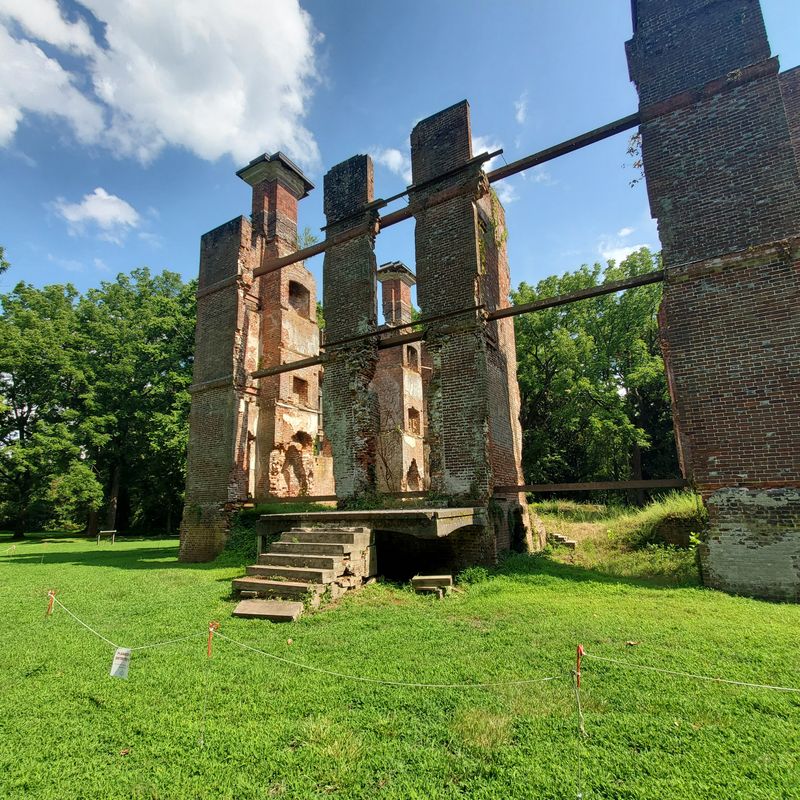 Rosewell Plantation Ruins: Photographic Opportunity