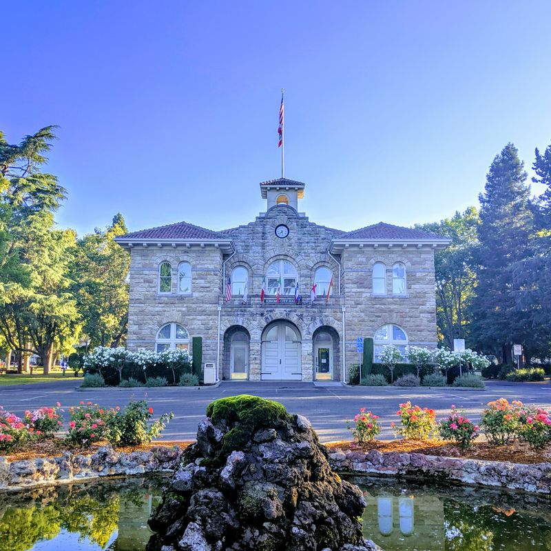 Sonoma: Plaza Traditions and Wine Country History