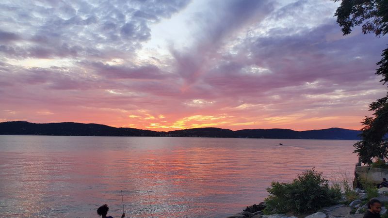 Tarrytown’s Riverfront Glow Near Sleepy Hollow