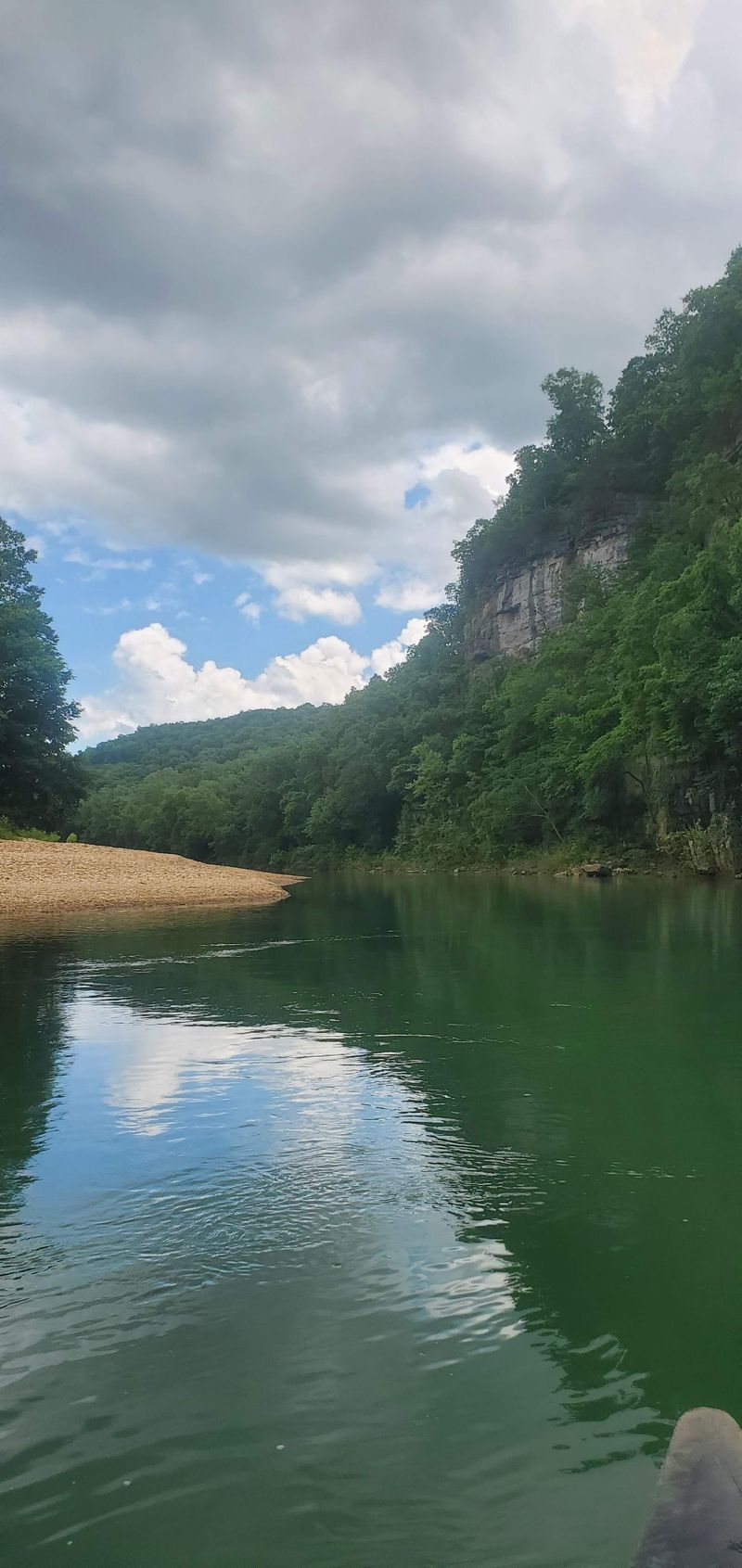 The Buffalo River Seen Through a Winter Quiet