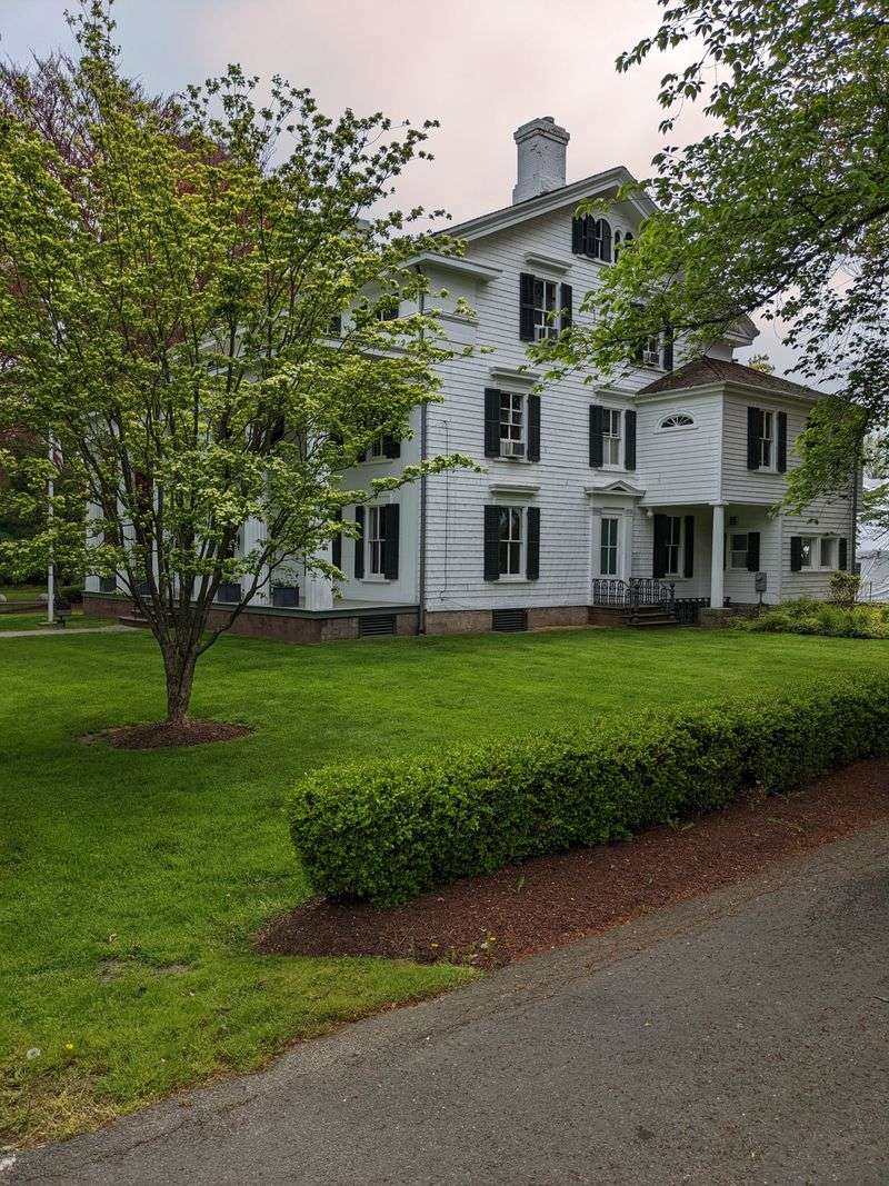 Mudhouse Mansion, Fairfield County