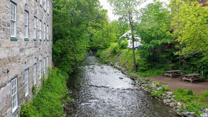 A Pace That Resists Day-Trip Mentality