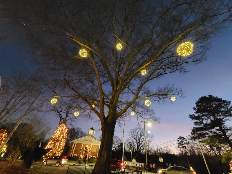 Shops And Eats Before Or After