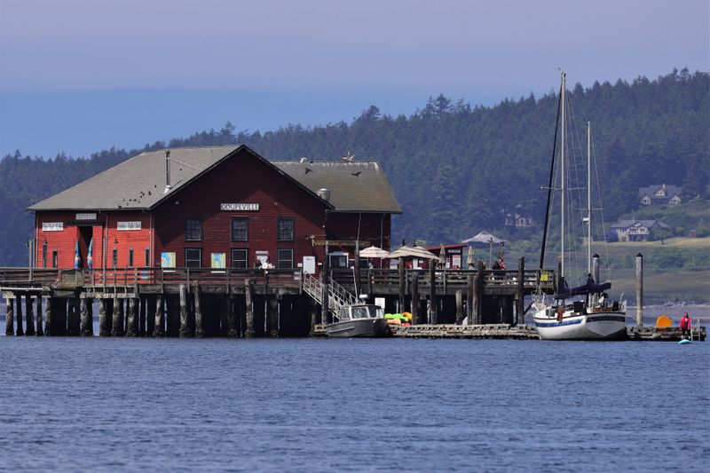 Mukilteo to Clinton: Whidbey Island Gateway