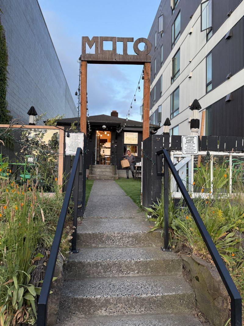 Moto, Seattle