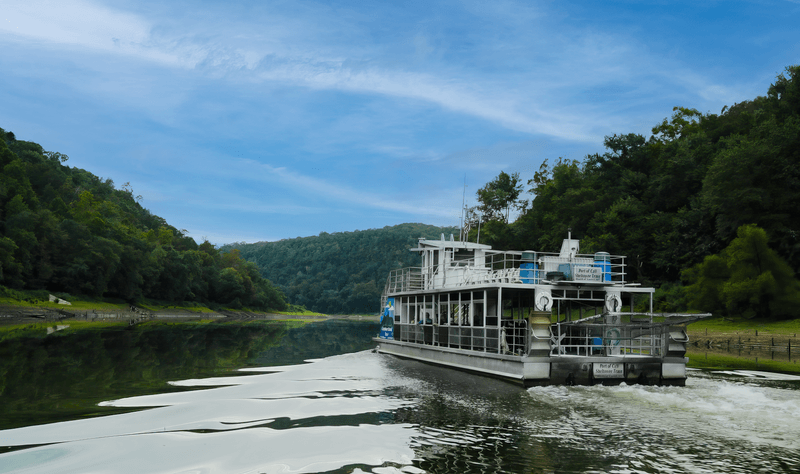 Cumberland Star Riverboat at Lake Cumberland State Dock